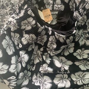 Pink brand active shorts with liner. New with tags